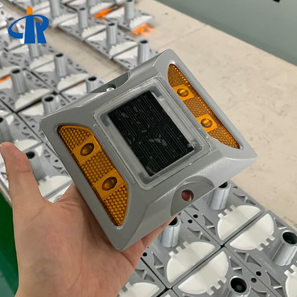 Amber Synchronous Flashing Solar Pavement Marker With Stem